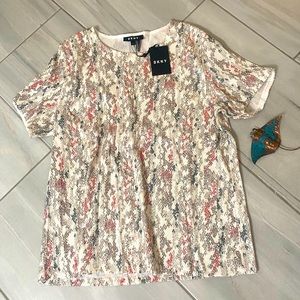 💋PRICE DROP💋DKNY: NWT ✨Sequined✨ Pattern Tee - Size L